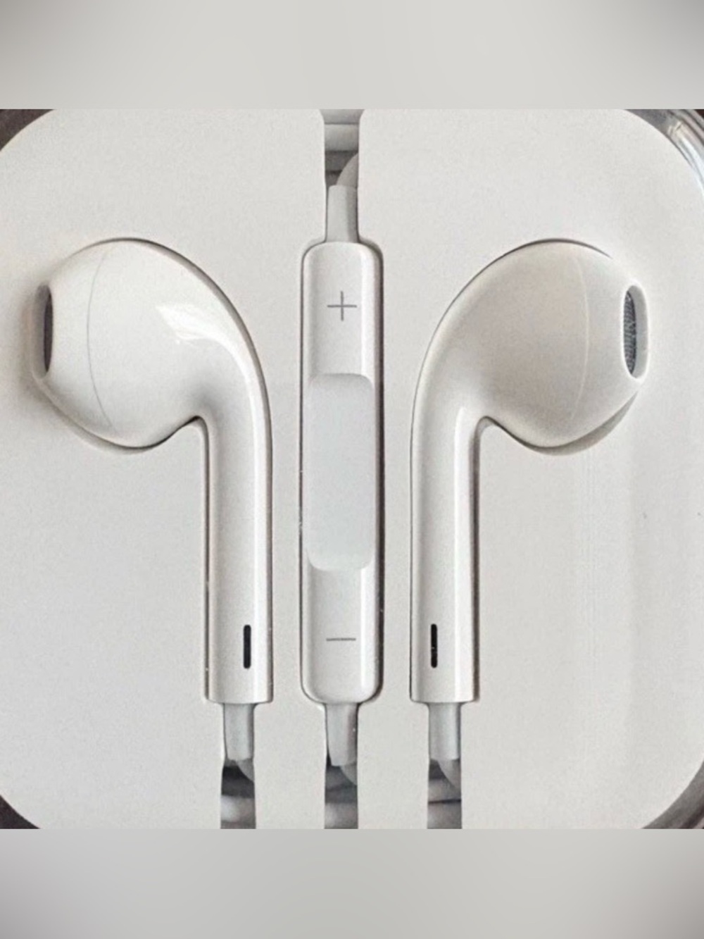 Apple iPhone EarPods Wired Earbuds 3.5mm Jack White New Original Authentic